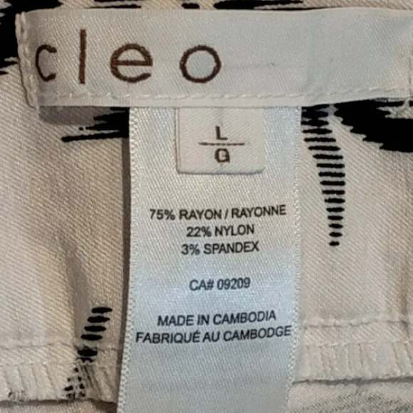 Cleo Women's White  & Black Stretch Jeans NWOT in Size Large - Picture 2 of 10